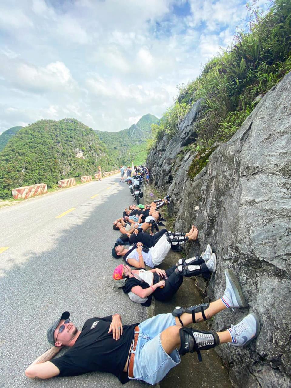 Lazy Cat Homestay - Motorbikes Rental & Tours 하 기앙 외부 사진